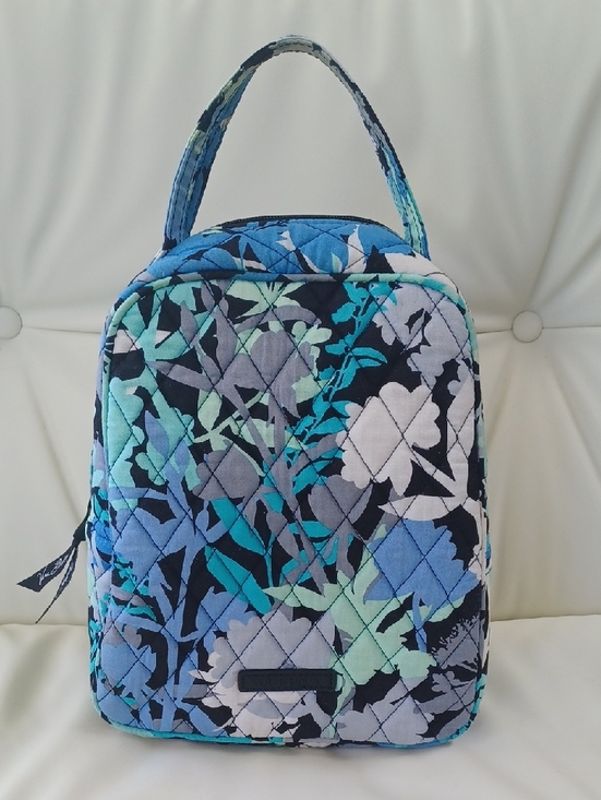 Vera Bradley Handbags - Vera Bradley Quilted Camo-Floral Top-Handle  Lined Lunch Bag